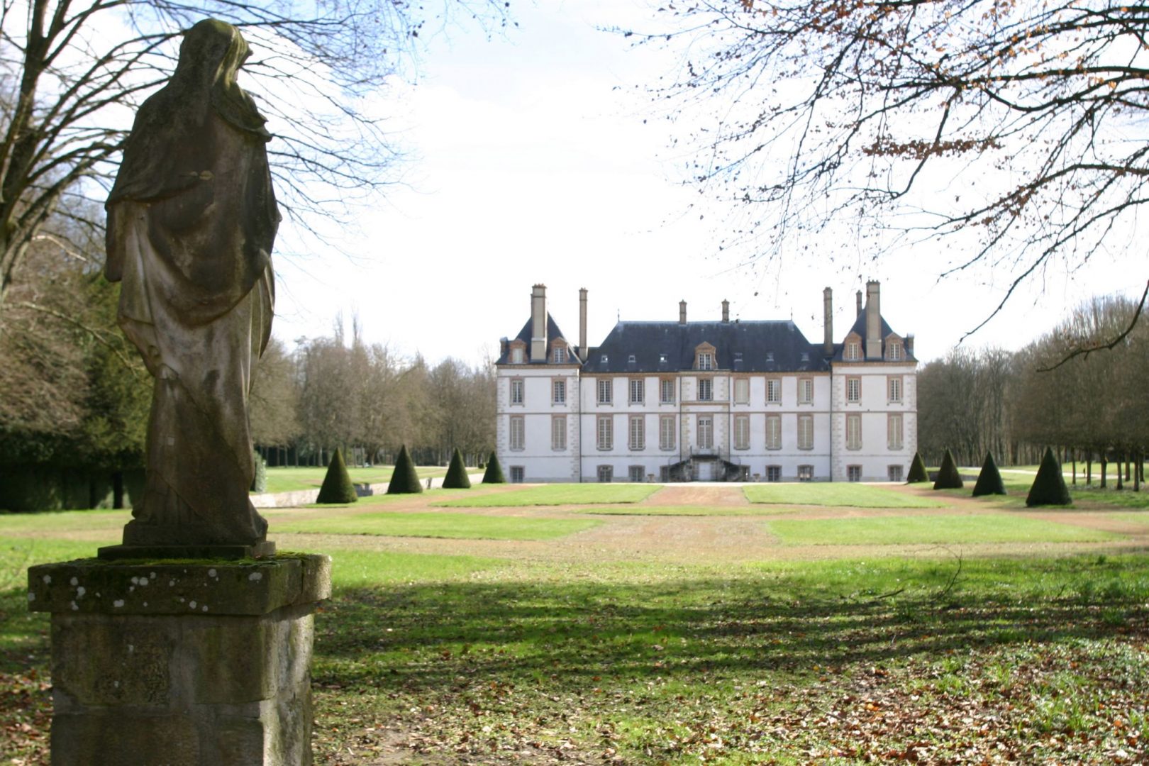 North facade of the castle of Bourron